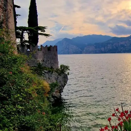 Apartment Di Fronte Al